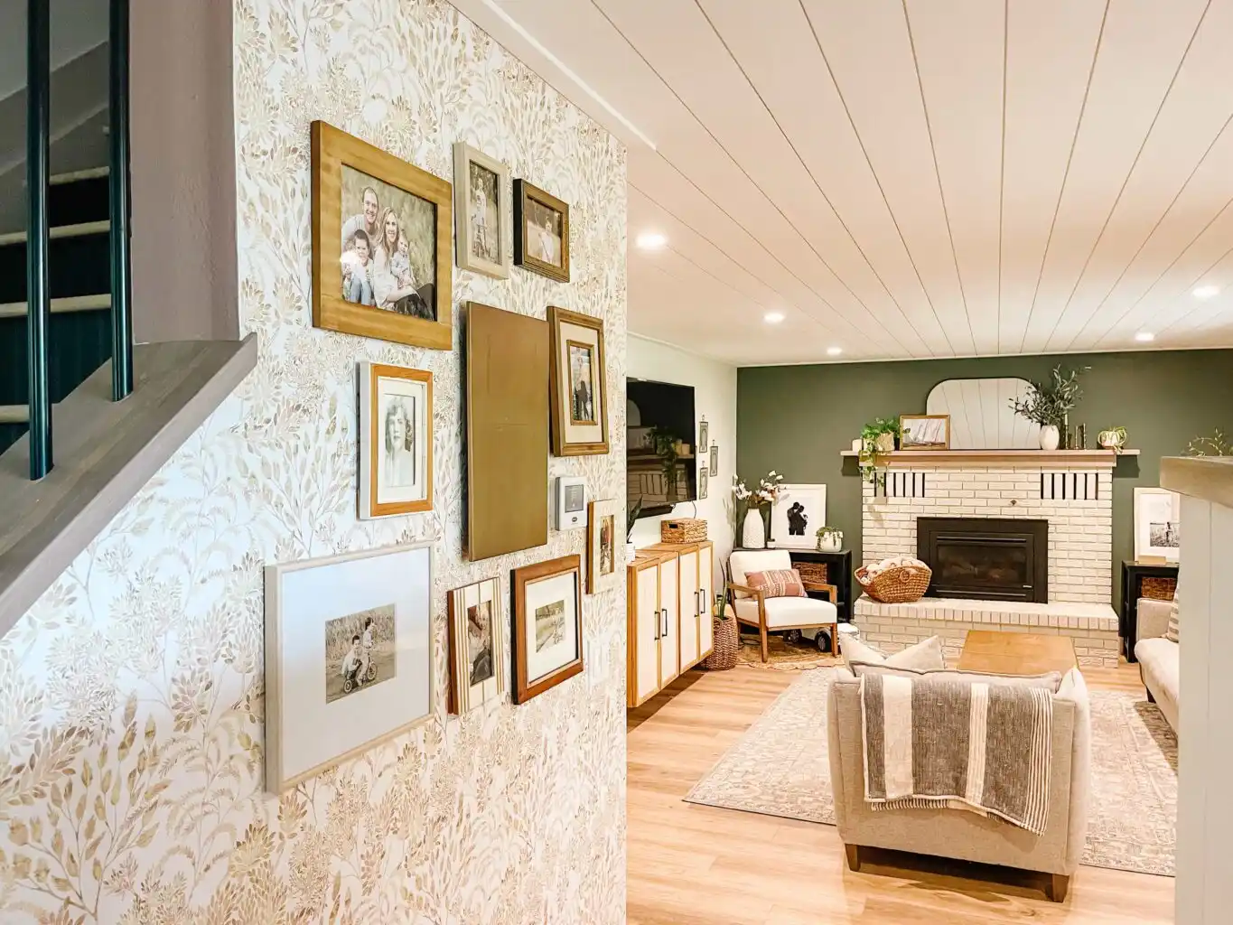 Commercial wallpaper installation for Atlanta businesses